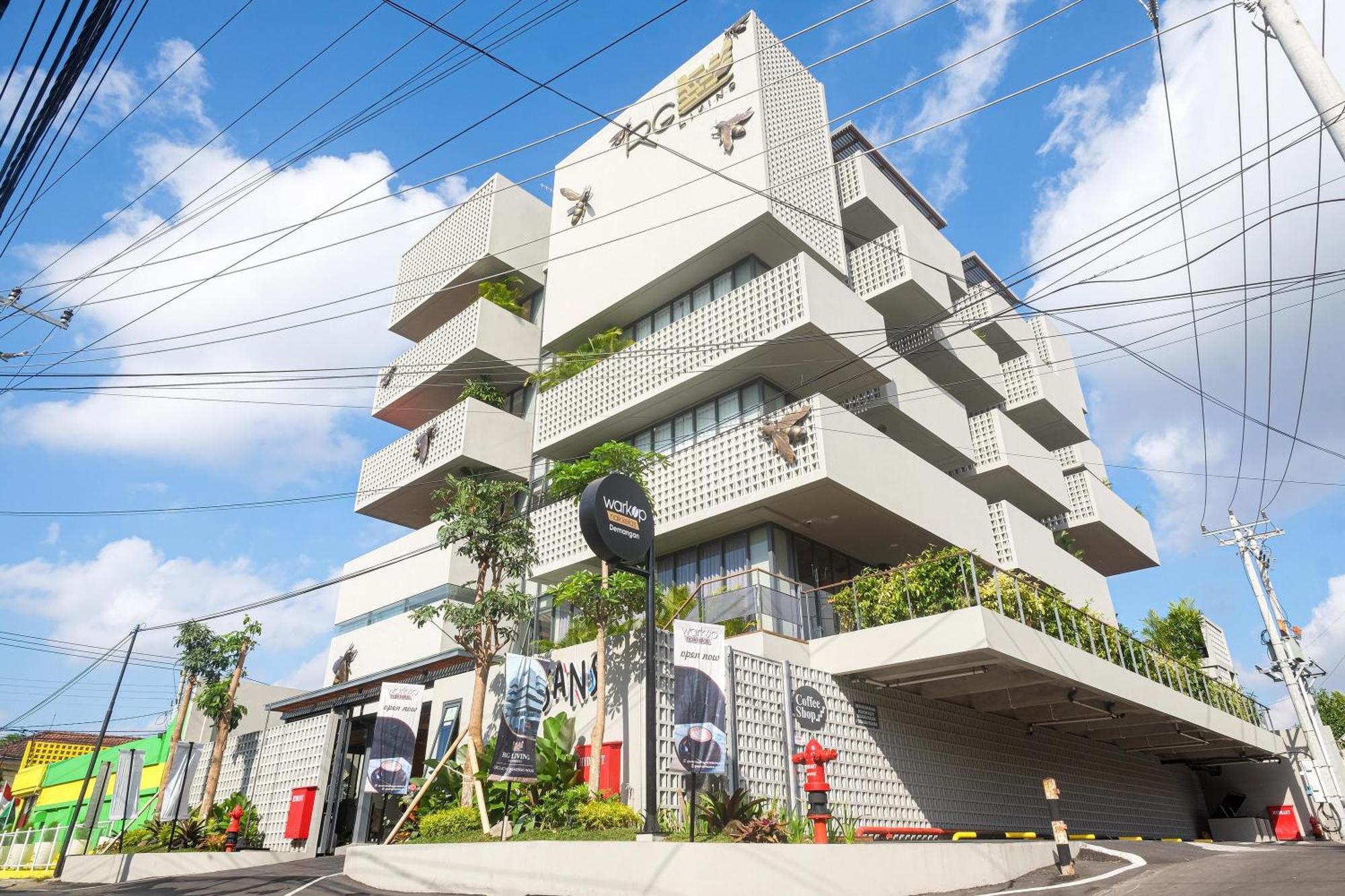 Sans Hotel Rg Living Jogja By Reddoorz Pakualaman Exterior foto