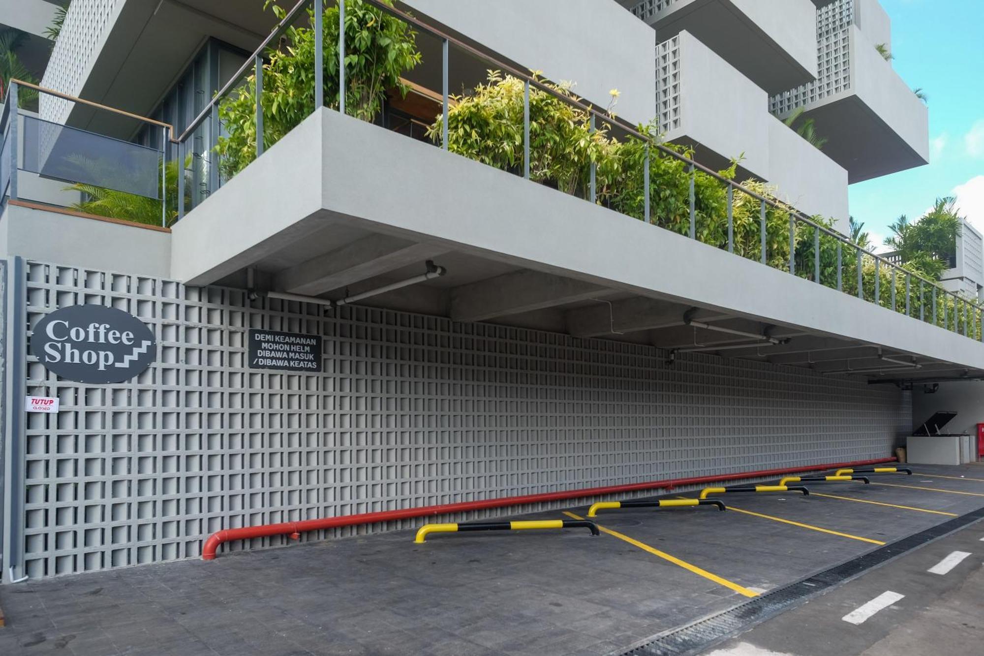 Sans Hotel Rg Living Jogja By Reddoorz Pakualaman Exterior foto