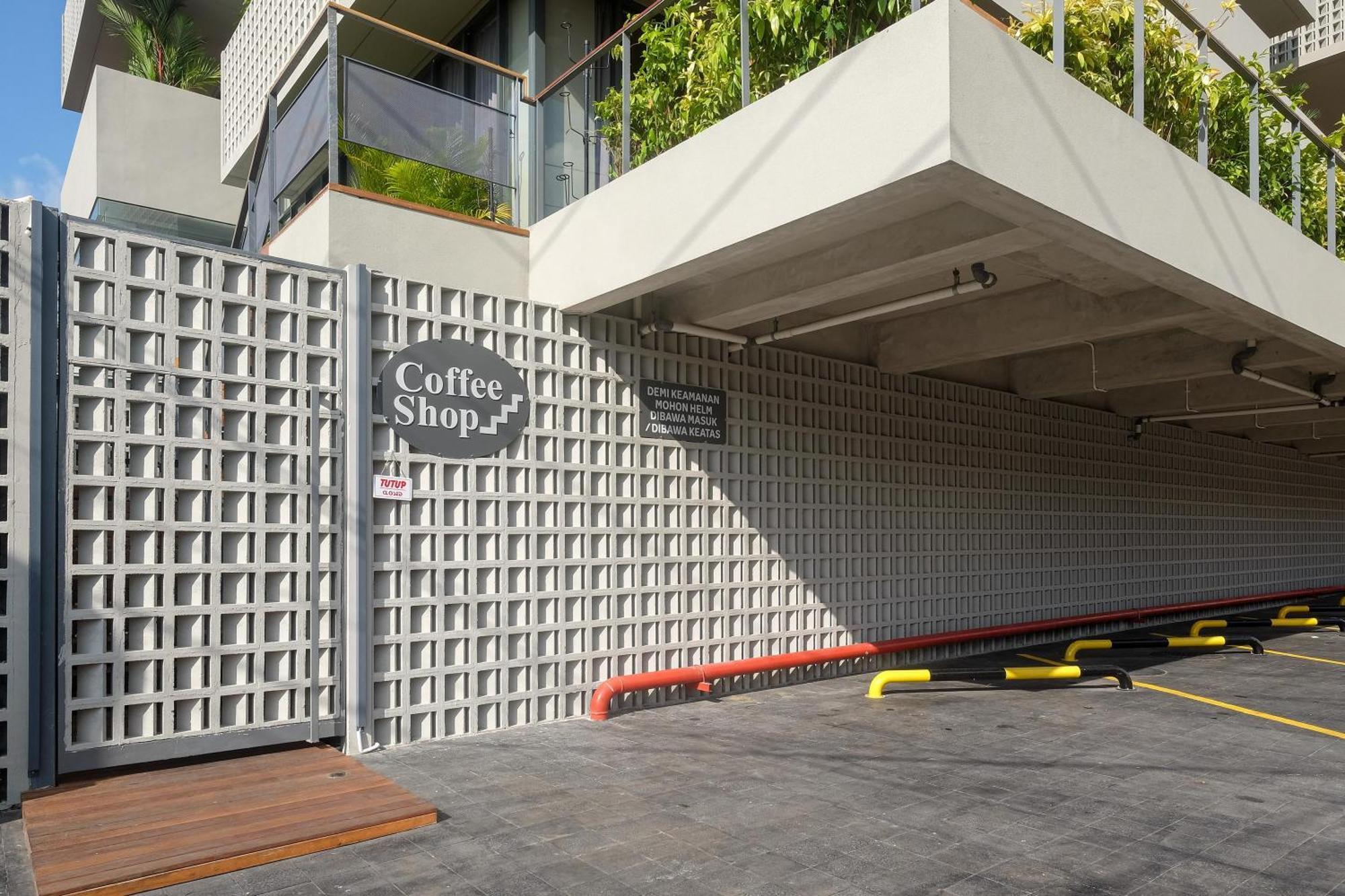 Sans Hotel Rg Living Jogja By Reddoorz Pakualaman Exterior foto