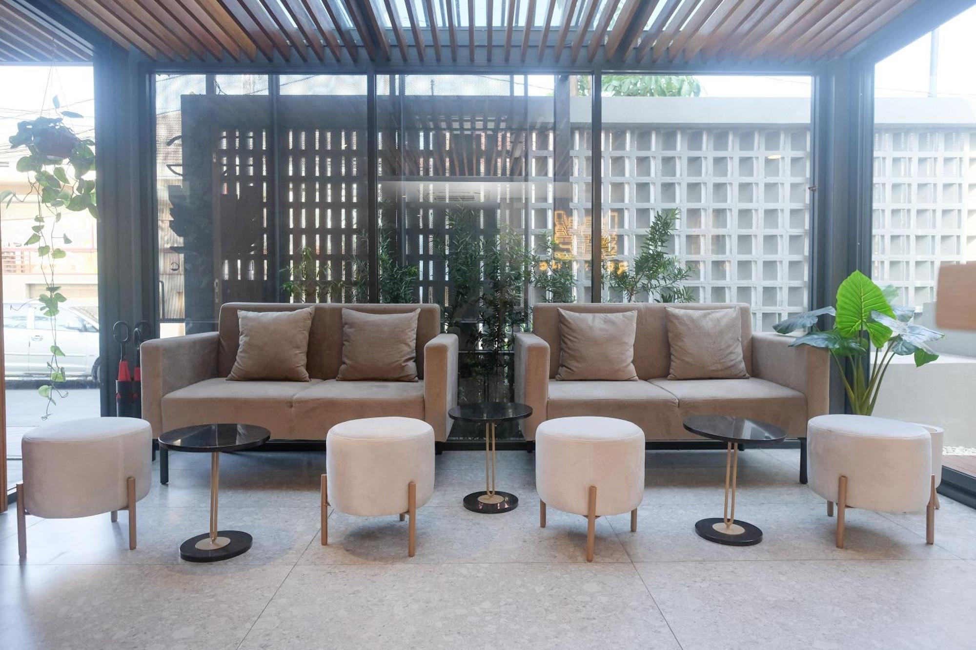 Sans Hotel Rg Living Jogja By Reddoorz Pakualaman Exterior foto