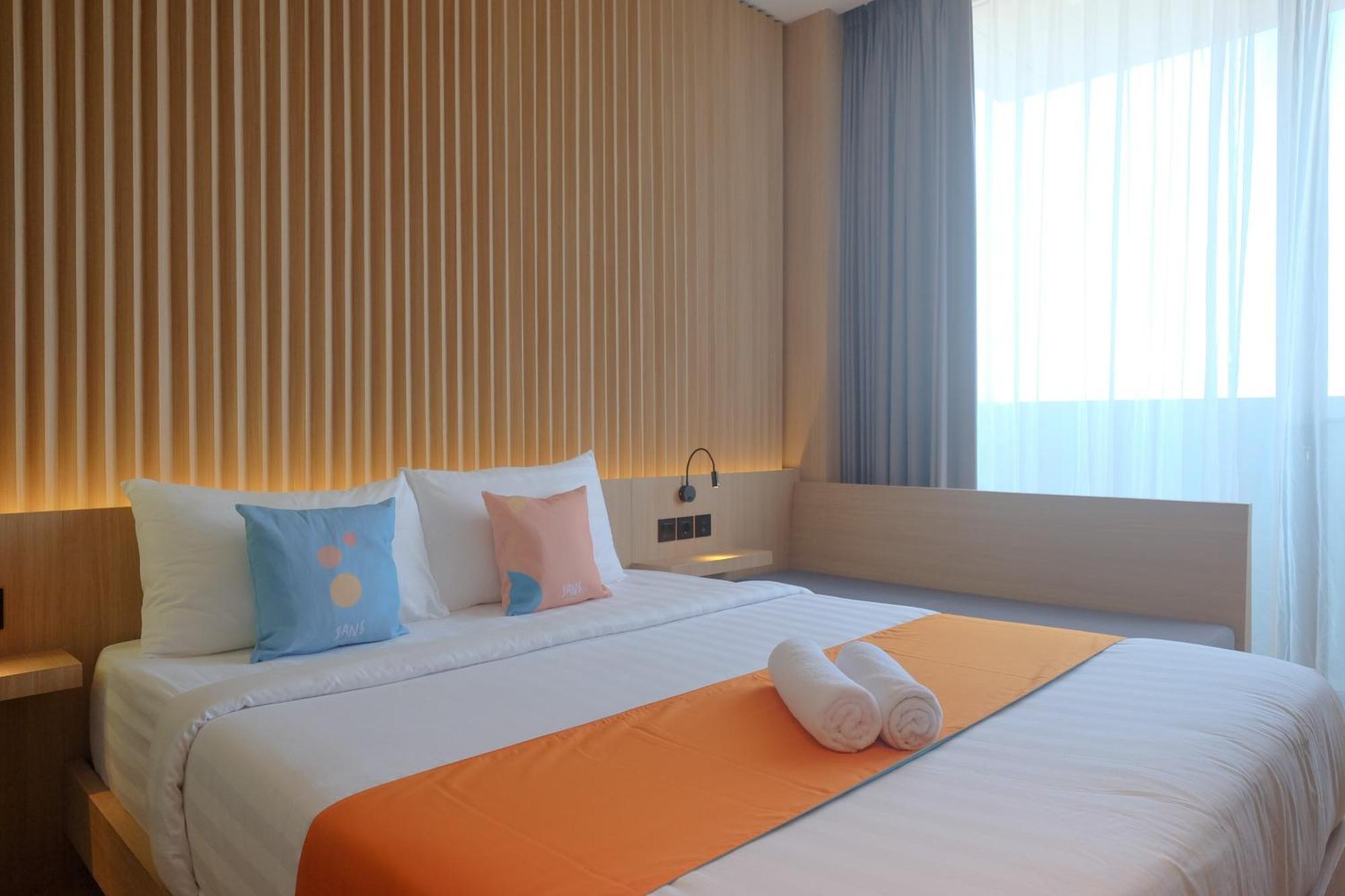 Sans Hotel Rg Living Jogja By Reddoorz Pakualaman Exterior foto