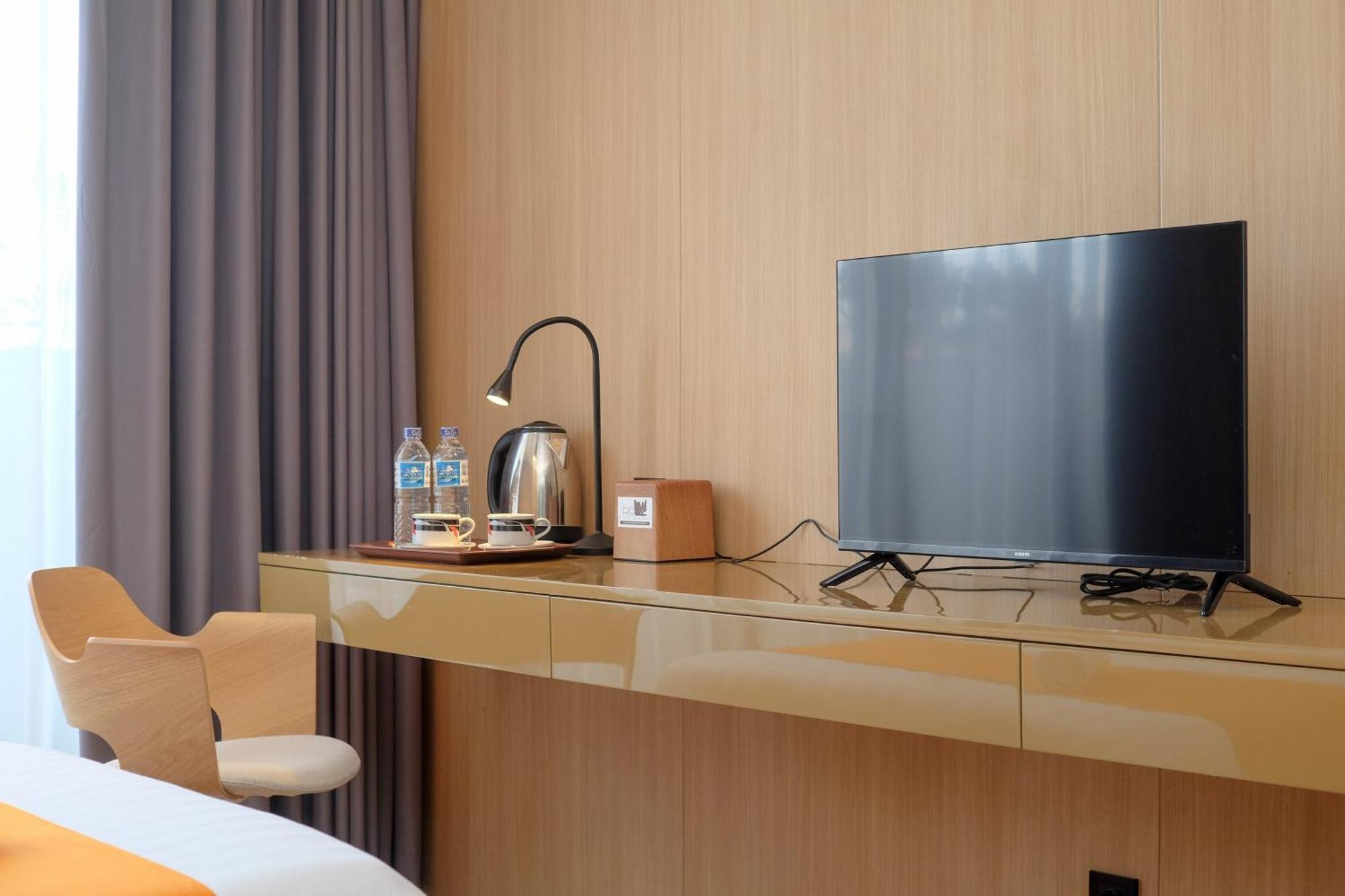 Sans Hotel Rg Living Jogja By Reddoorz Pakualaman Exterior foto